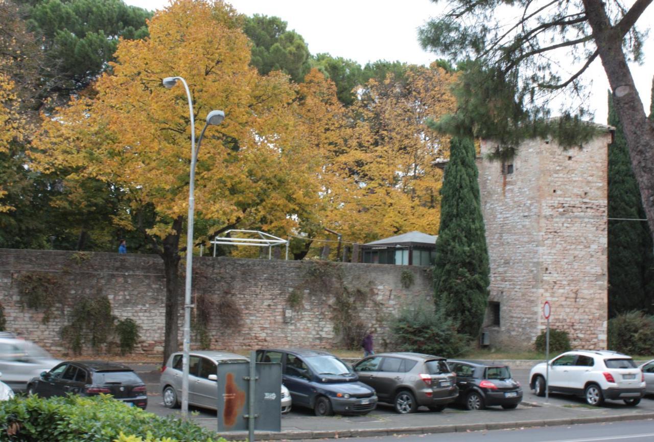 Affittacamere Parco Dei Canape Foligno Exteriör bild